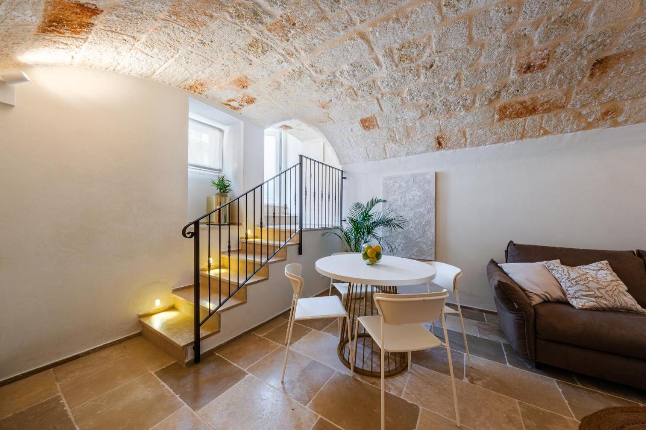 Helloapulia Charming Palazzo Clemente - Self-Catering Suites With Aircondition Monopoli Exterior foto